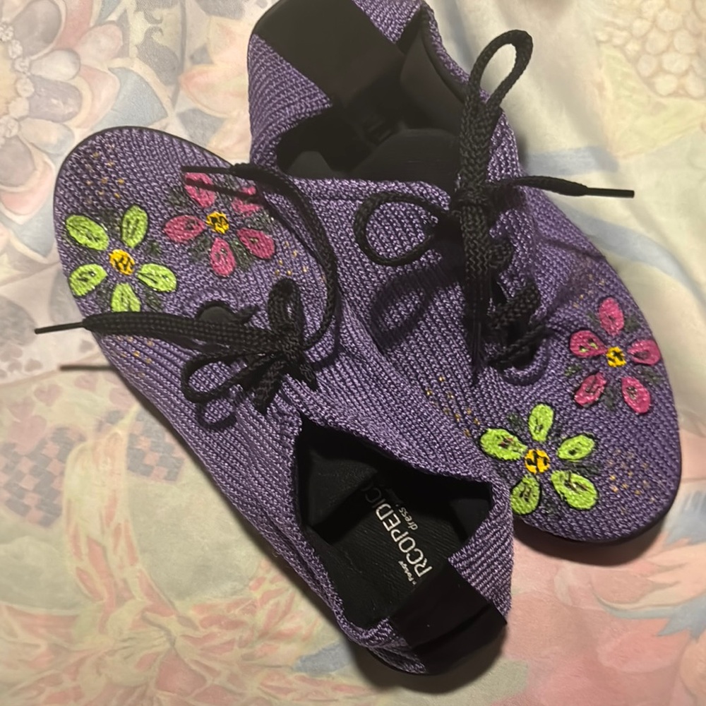 Arcopedico Purple Shoes with Floral Design